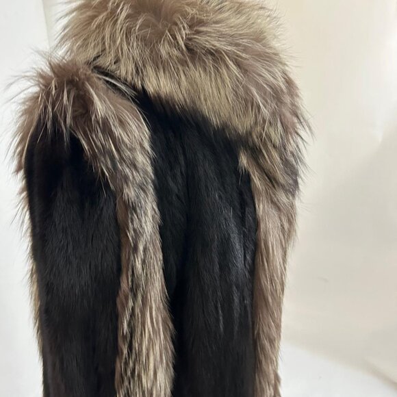 Luxury Black Mink Coat with Silver Fox Trim – Bold Elegance in Every Step - Picture 3 of 5